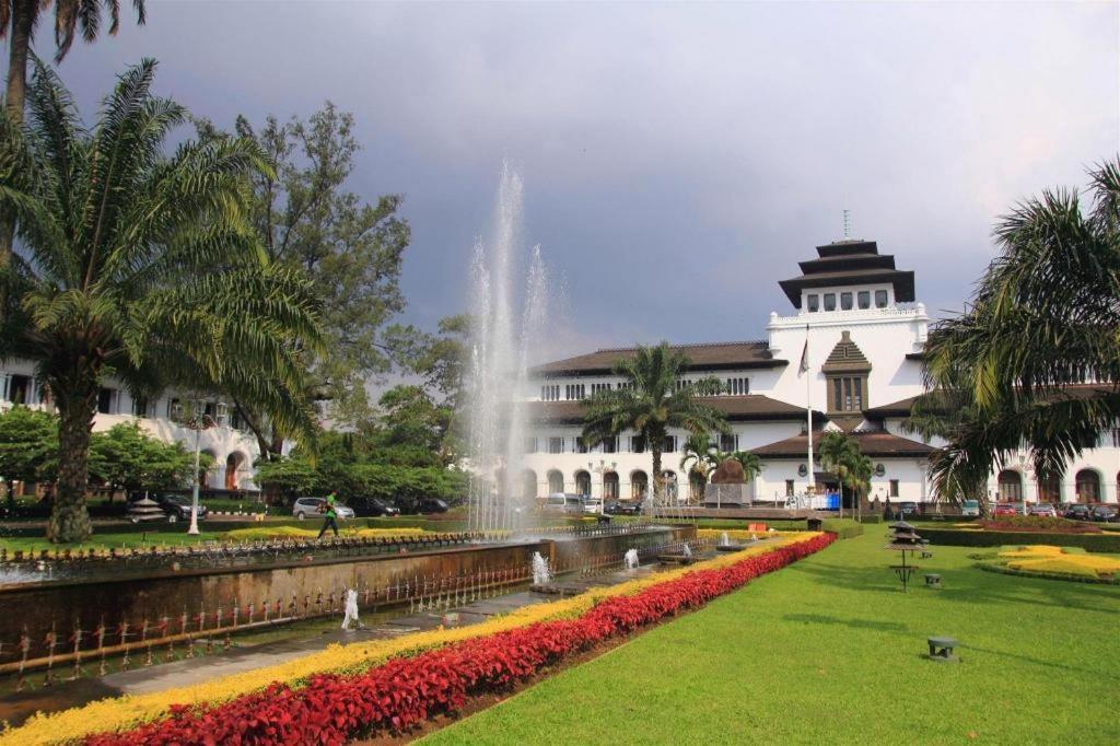 Gania Hotel Bandung Ngoại thất bức ảnh